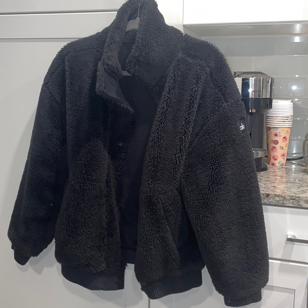 ALO YOGA SHERPA VARSITY JACKET SIZE SMALL BLACK